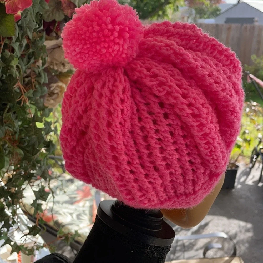 Handus Hand knit women’s Beanie %100 acrylic pink beanie